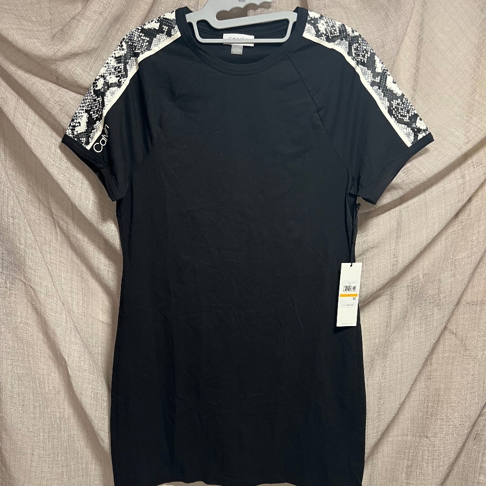 Calvin Klein - snakeskin shoulder tee shirt dress  - black